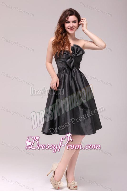 Black Sweetheart Ruching Taffeta Knee-length Prom Dress