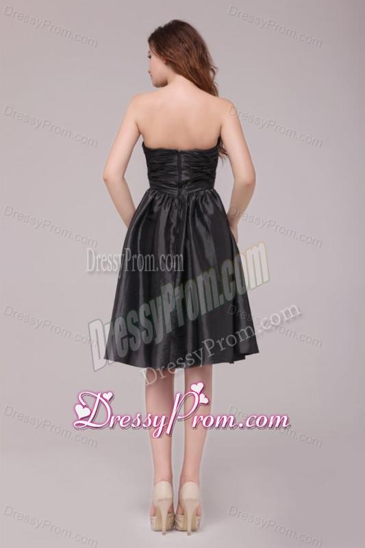 Black Sweetheart Ruching Taffeta Knee-length Prom Dress
