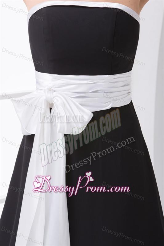 Elegant Empire Strapless Floor-length Black Prom Dress with Sash