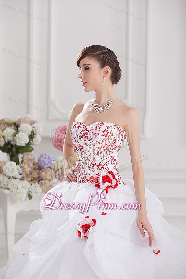 2014 Ball Gown Sweetheart Appliques and Pick ups Quinceanera Dress in White