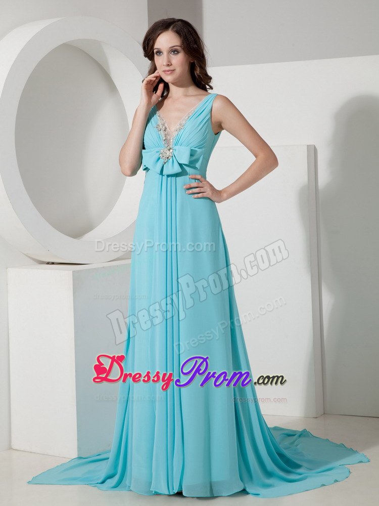 Elegant Light Blue V-neck Prom Dress Watteau Train Beaded