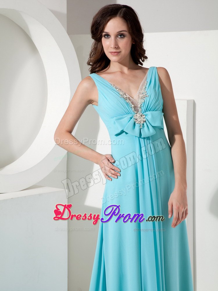 Elegant Light Blue V-neck Prom Dress Watteau Train Beaded