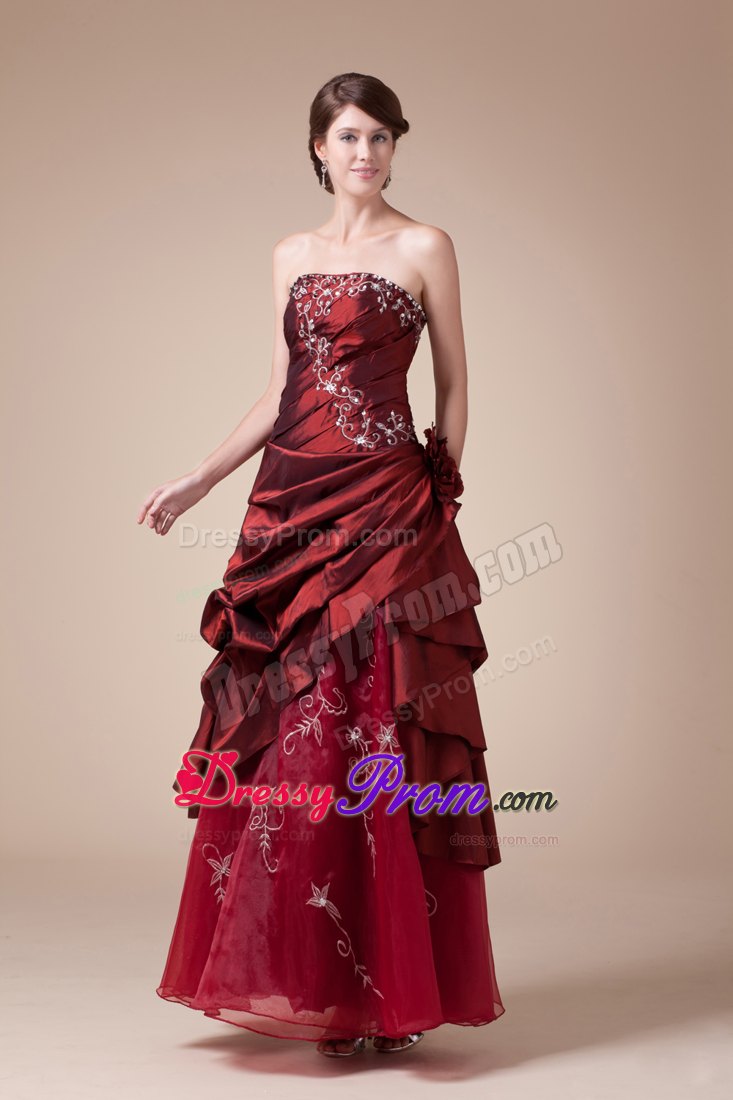 Embroidery and Ruches Accent Long Prom Gown Dresses in Wine Red