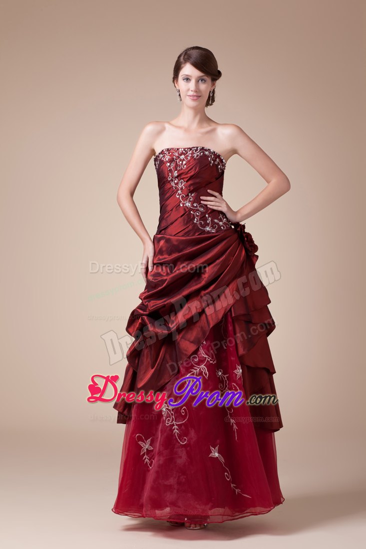 Embroidery and Ruches Accent Long Prom Gown Dresses in Wine Red