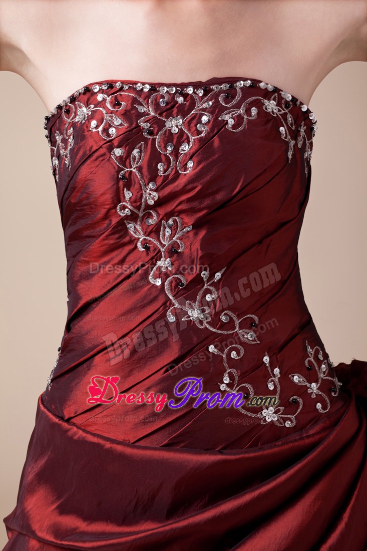 Embroidery and Ruches Accent Long Prom Gown Dresses in Wine Red