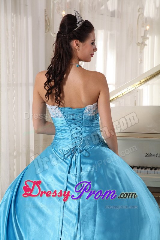 Fabulous Strapless Ruches Dresses for a Quince with Lace Decorated