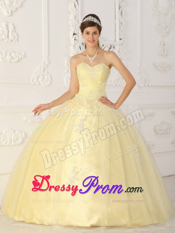 Light Yellow Ball Gown Sweetheart Quinceanera Dress Appliques Tulle