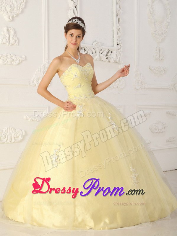 Light Yellow Ball Gown Sweetheart Quinceanera Dress Appliques Tulle