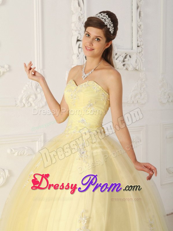 Light Yellow Ball Gown Sweetheart Quinceanera Dress Appliques Tulle