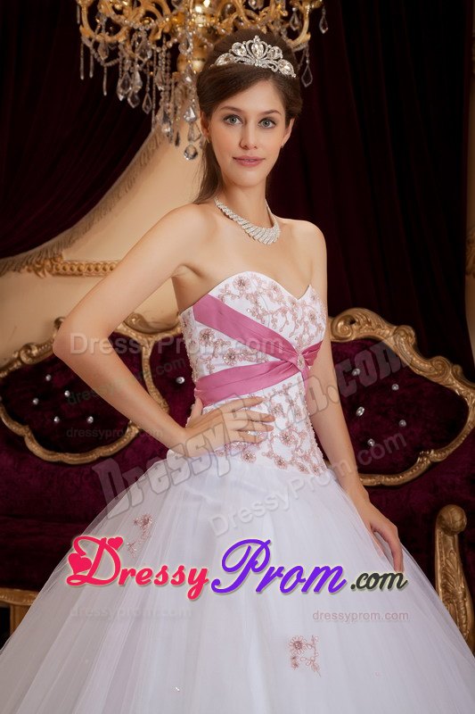 White Sweetheart Quinceanera Gown Tulle Appliques for Belo Horizonte