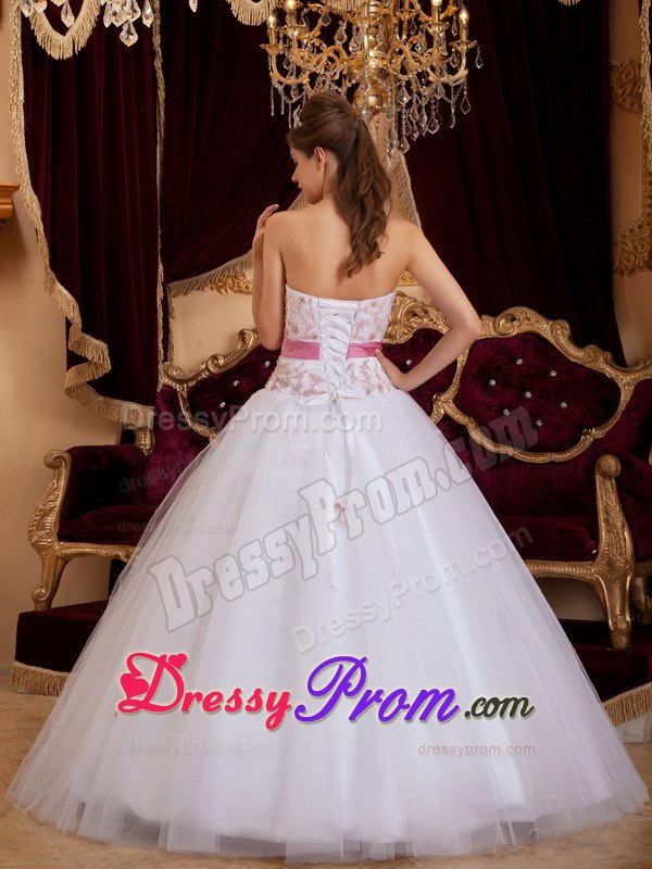 White Sweetheart Quinceanera Gown Tulle Appliques for Belo Horizonte