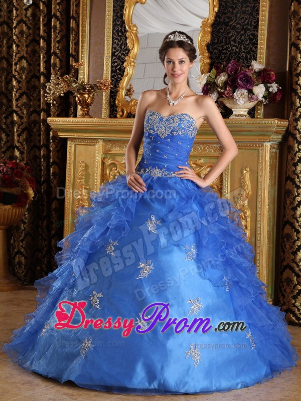 the Brand New Style Ruffled Dresses for a Quince Appliques in Organza