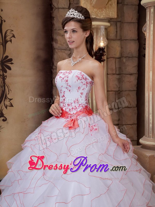 Fashionable White Organza Dresses for 15 Brasilia Strapless Embroidery