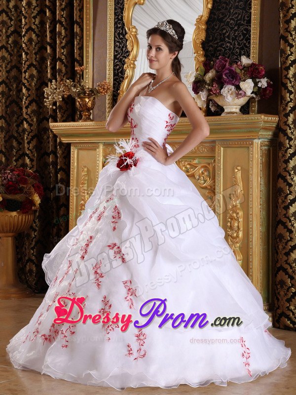 Elegant Lace up Back White Strapless Dresses for a Quince Appliques