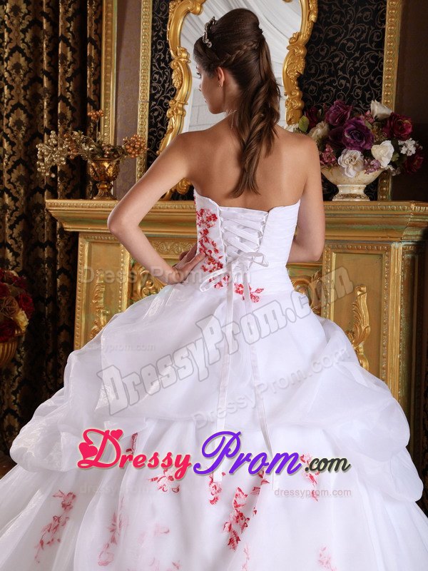 Elegant Lace up Back White Strapless Dresses for a Quince Appliques
