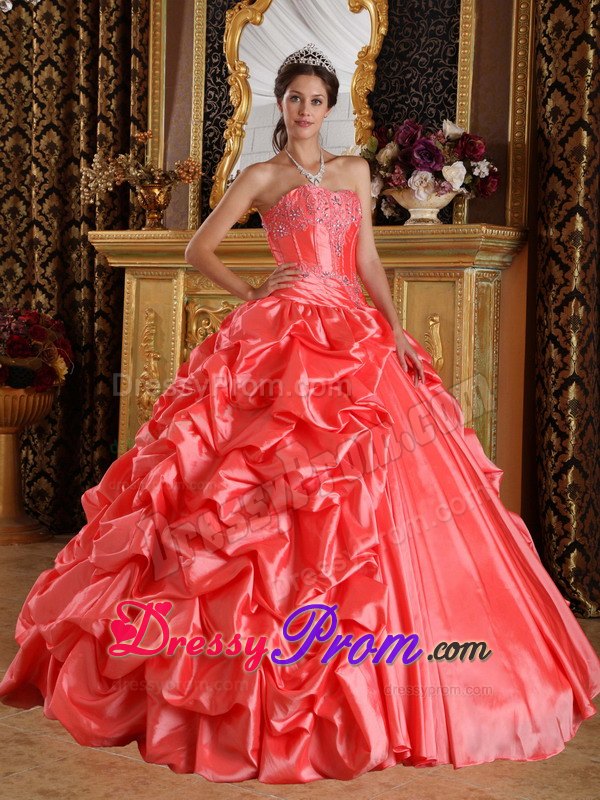 Latest Sweetheart Quinceanera Gown Beaded Embroidery Lace up Back
