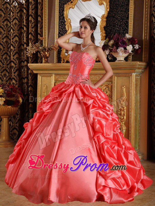 Latest Sweetheart Quinceanera Gown Beaded Embroidery Lace up Back
