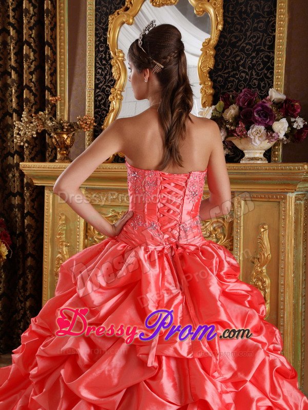 Latest Sweetheart Quinceanera Gown Beaded Embroidery Lace up Back