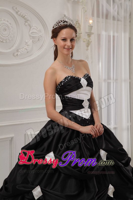 Beaded Sweetheart Strapless Black and White Dresses For a Quinceanera