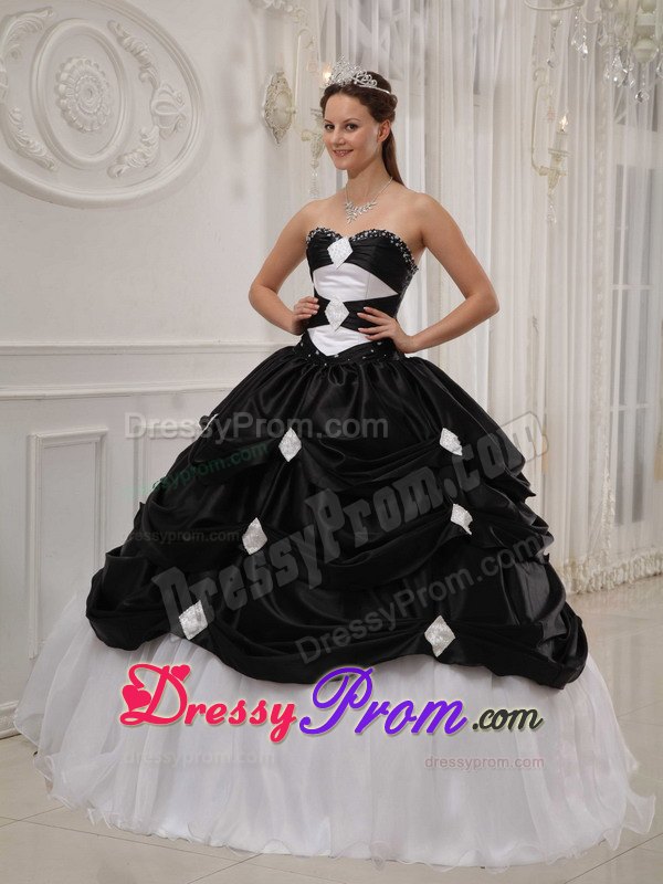Beaded Sweetheart Strapless Black and White Dresses For a Quinceanera
