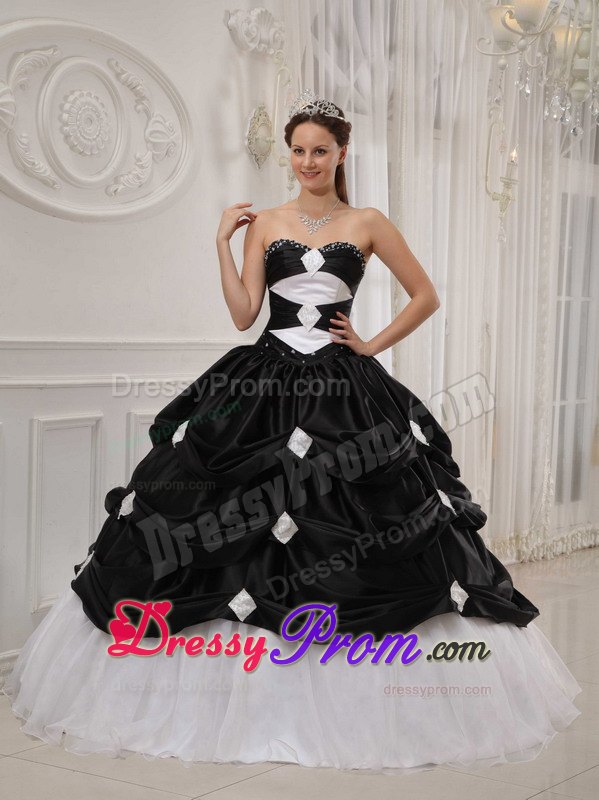 Beaded Sweetheart Strapless Black and White Dresses For a Quinceanera