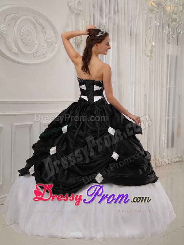 Beaded Sweetheart Strapless Black and White Dresses For a Quinceanera