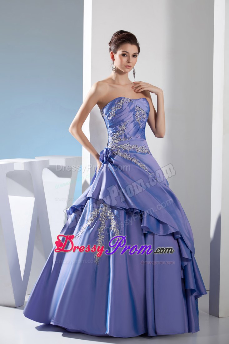 Ruching Pick-ups Appliques Strapless Quinceanera Dress in Purple