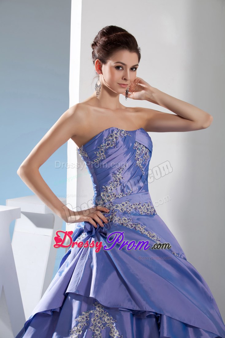 Ruching Pick-ups Appliques Strapless Quinceanera Dress in Purple