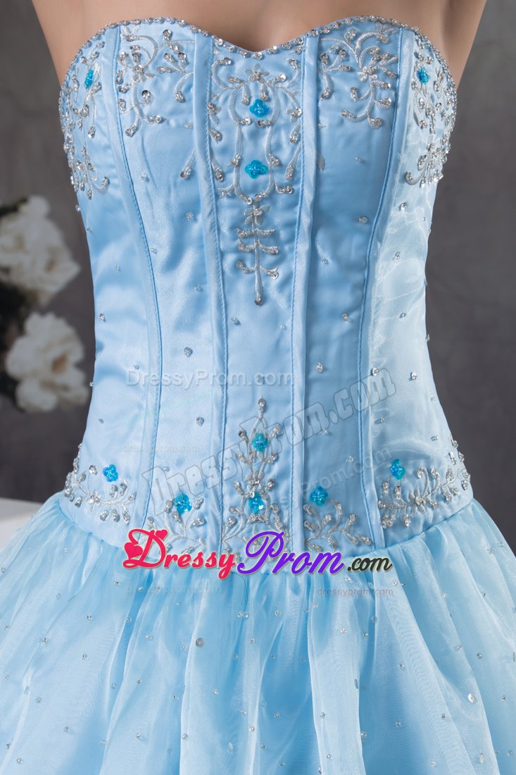A-Line Sweetheart Embroidery and Beading Sweet 15 Dresses in Blue