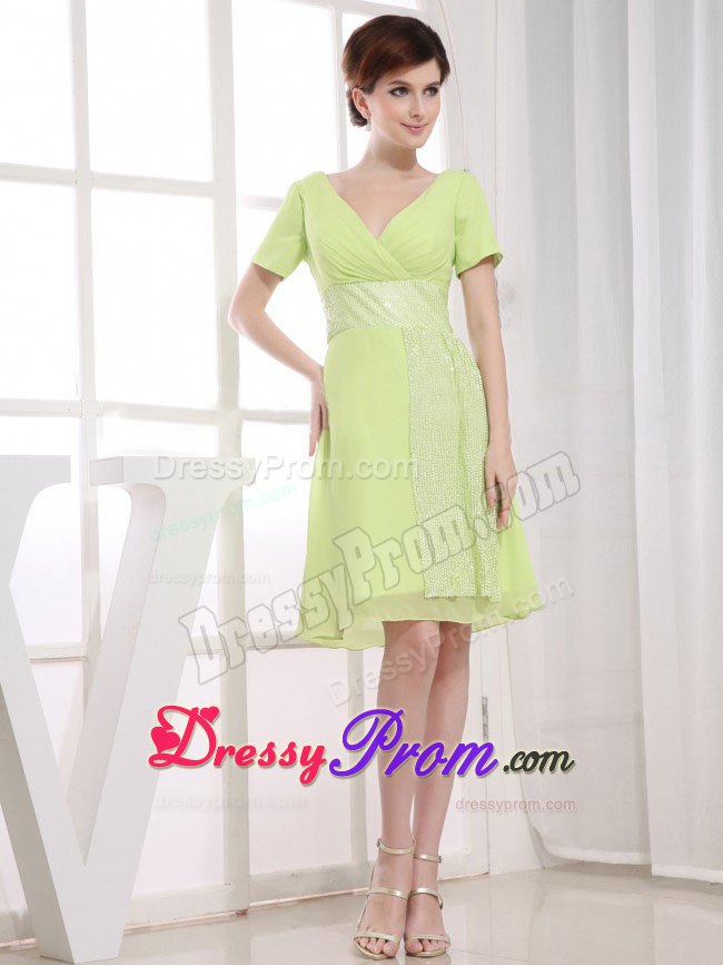 Short V-neck Chiffon Short Sleeves Prom Gowns in Yellow Green