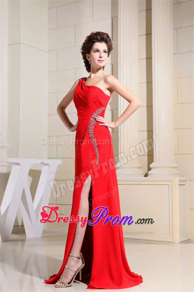 Red One Shoulder Slit and Beading Decorate Floor-length Prom Dress