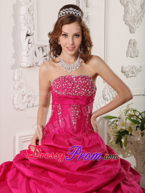 Strapless Floor-length Red Quinceanera Gown Dresses with Beading