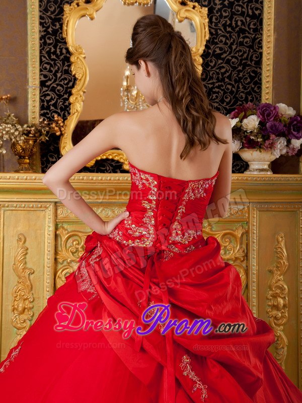 Sweetheart Red Ball Gown Taffeta Quinceanera Dress with Appliques