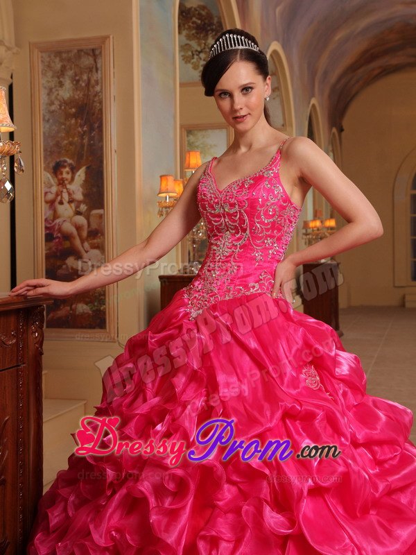 Spaghetti Straps Red Ball Gown Quinceanera Dress with Embroidery