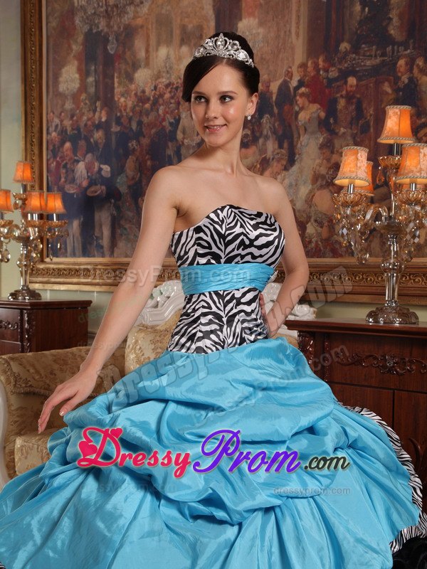 Sweetheart Pick-ups Aqua Blue and Black Dresses For a Quinceanera