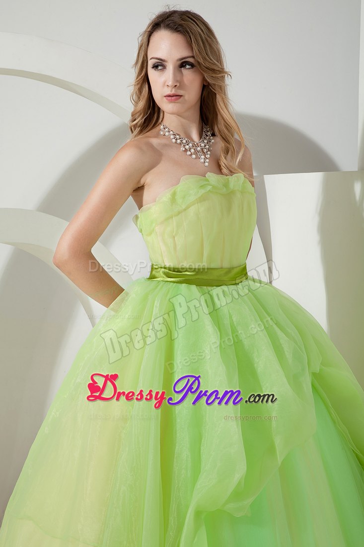 Ruching Spring Green A-line Strapless Organza Dresses For a Quince
