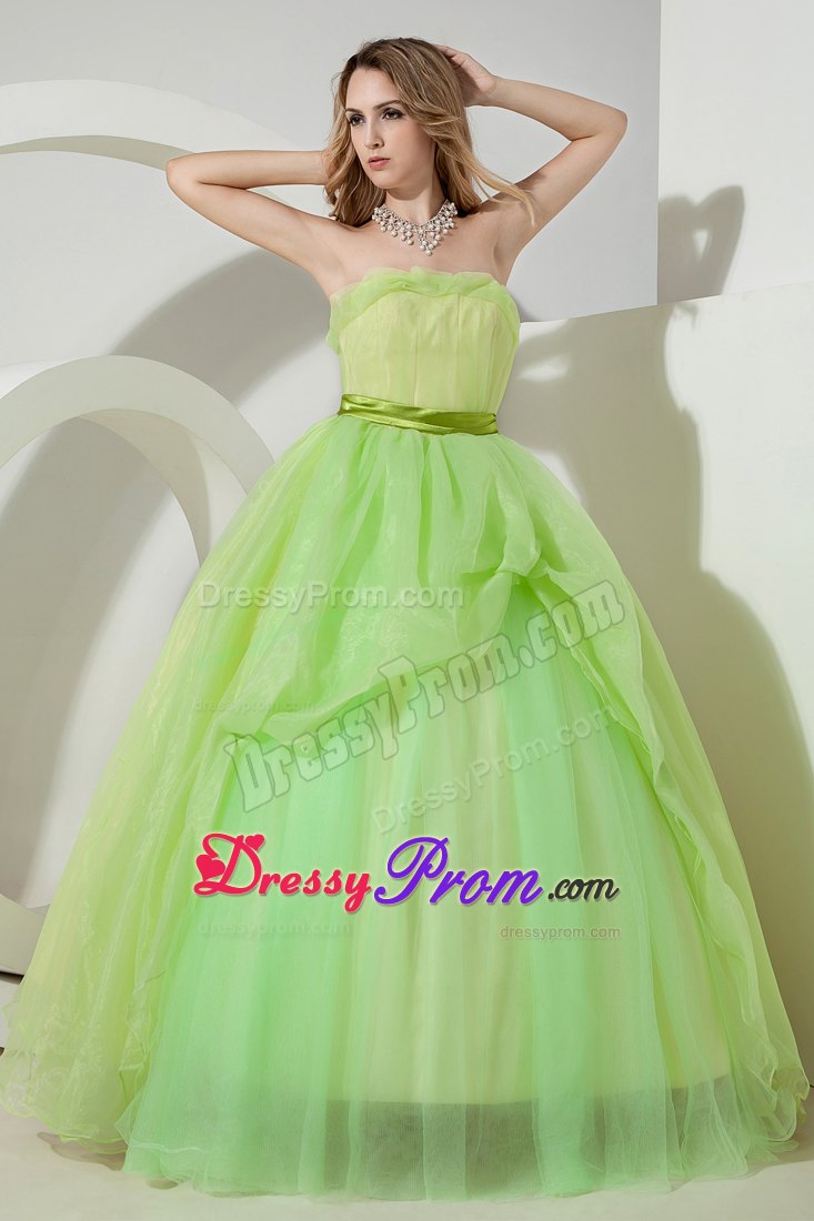 Ruching Spring Green A-line Strapless Organza Dresses For a Quince