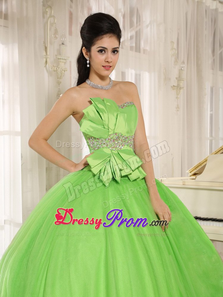 Spring Green Sweetheart Quinceanera Dress with Beading and Bowknot