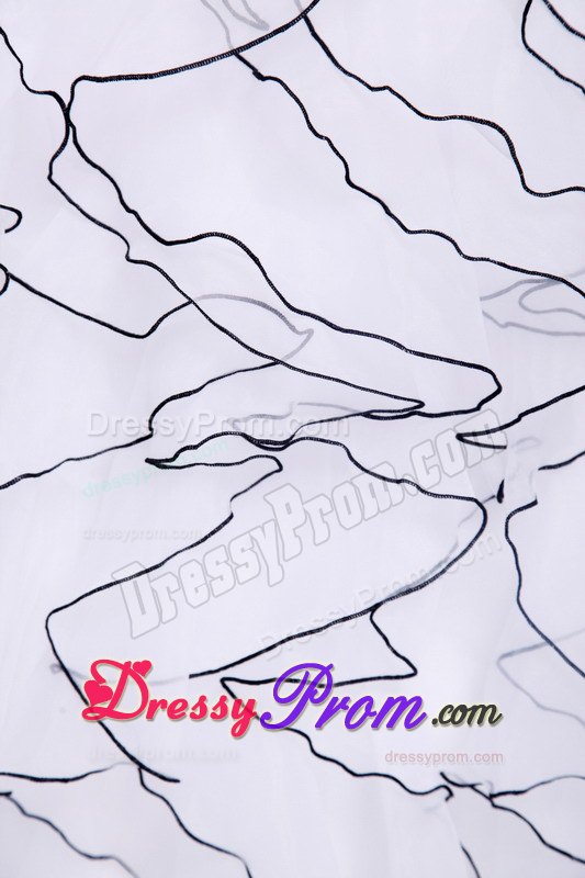 White Sweetheart Organza Quinceanera Dress with Appliques and Ruffles