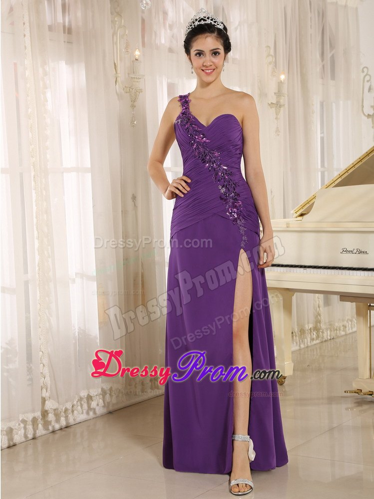 2014 Fast Shipping Slitted Appliqued Ruched Purple Prom Dress