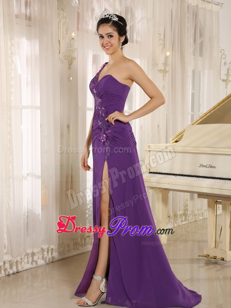2014 Fast Shipping Slitted Appliqued Ruched Purple Prom Dress