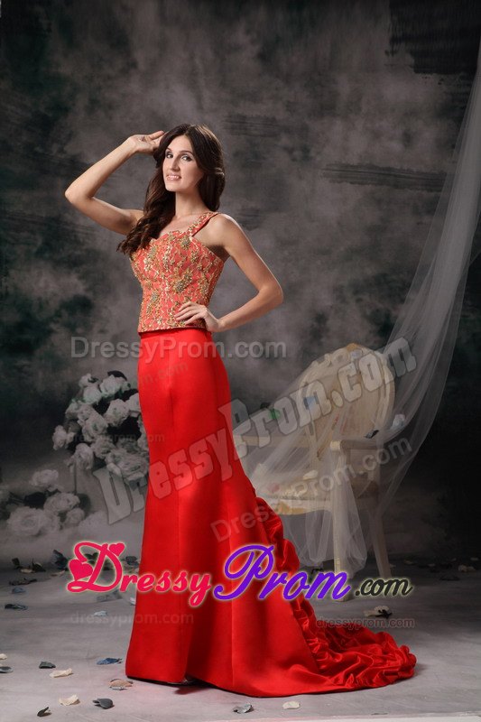 Cheap Brush Train Straps Red Dress for Prom with Embroidery