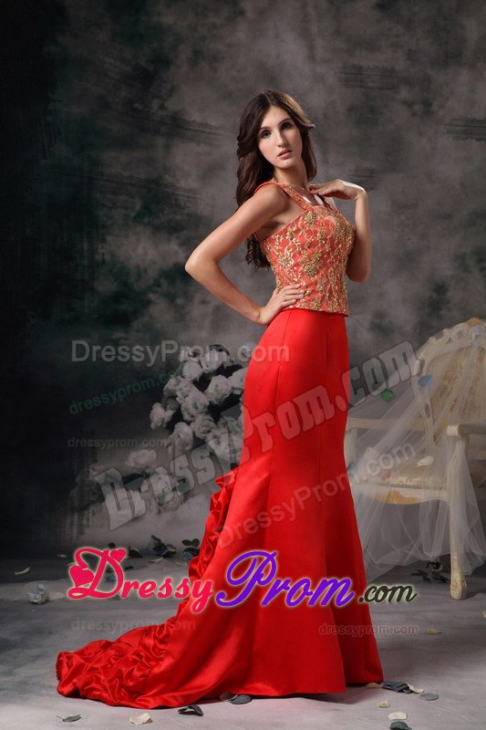 Cheap Brush Train Straps Red Dress for Prom with Embroidery