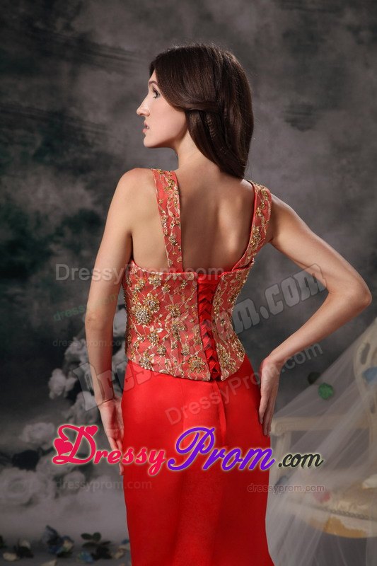 Cheap Brush Train Straps Red Dress for Prom with Embroidery