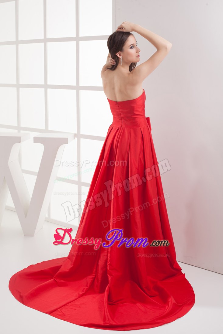Bowknot Accent Strapless Brush Train Prom Celebrity Dress in Red