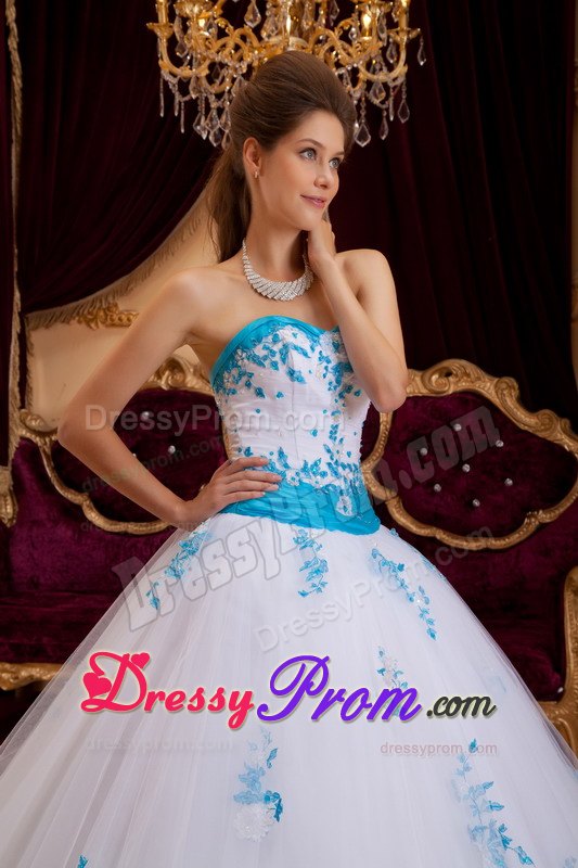 Sweetheart White A-line Appliques Quinceanera Dresses