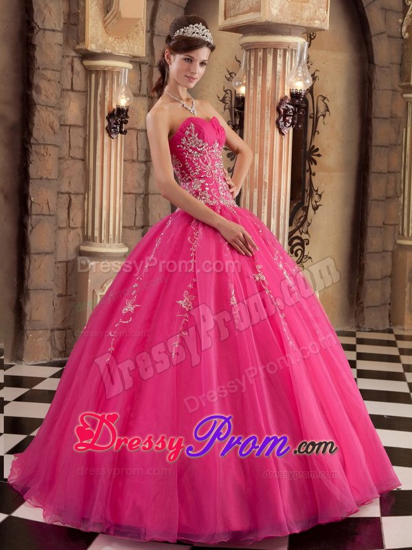 Floor-length Beading Pink Quinceanera Dress with Appliques