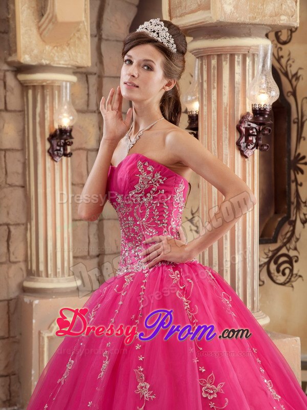 Floor-length Beading Pink Quinceanera Dress with Appliques