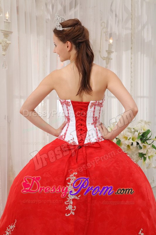 Quinces Dresses in White and Red with Sweetheart Appliques