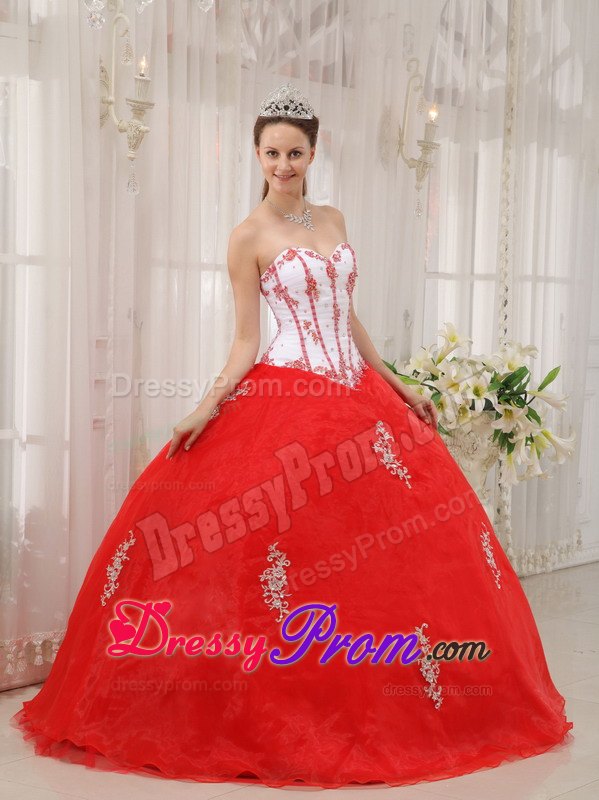 Quinces Dresses in White and Red with Sweetheart Appliques